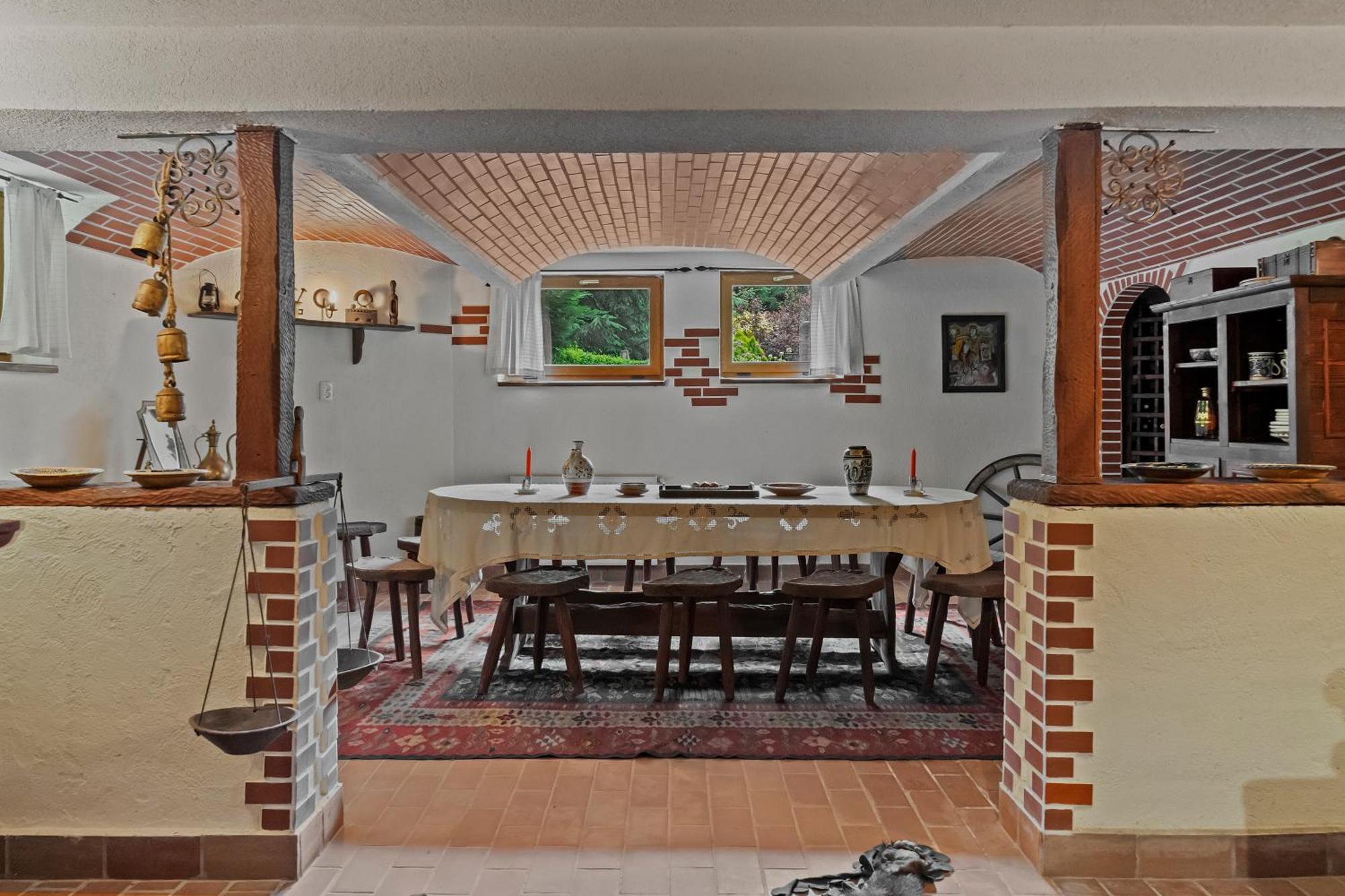 Wine Cellar Villa With Beautiful Garden In Sinaia - Busteni Poiana Tapului المظهر الخارجي الصورة